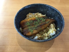 昼食　うな丼