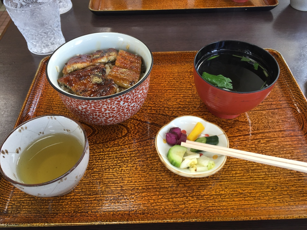 昼食　　うな丼