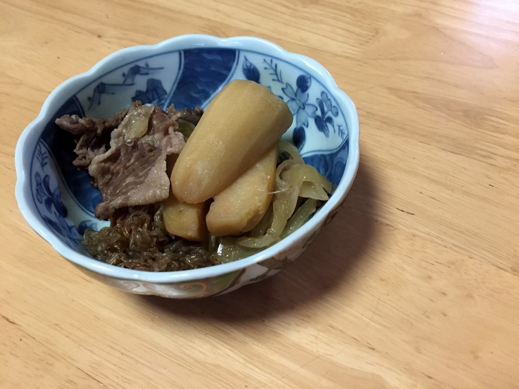 肴　　肉じゃが