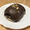お八つ　チョコ味のパン