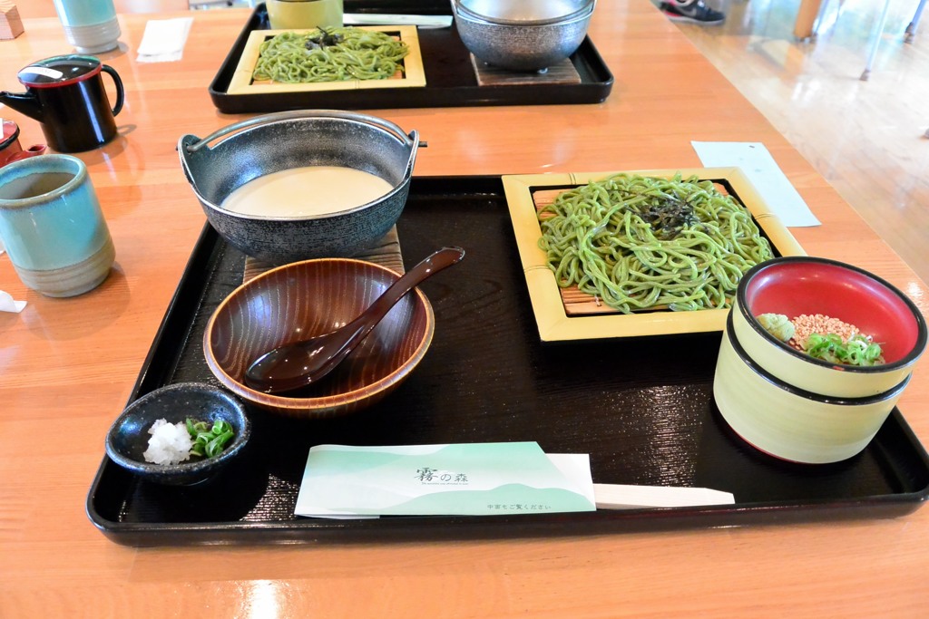 昼食　おぼろ豆腐と茶そば定食　霧の森道の駅