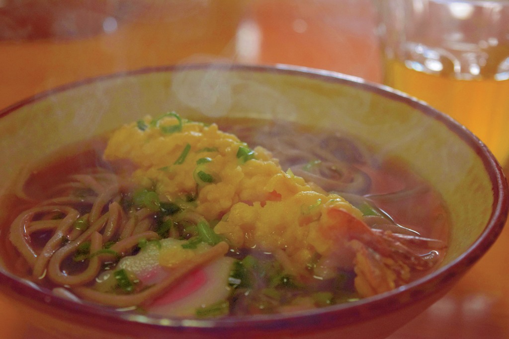 昼食　天ぷらそば