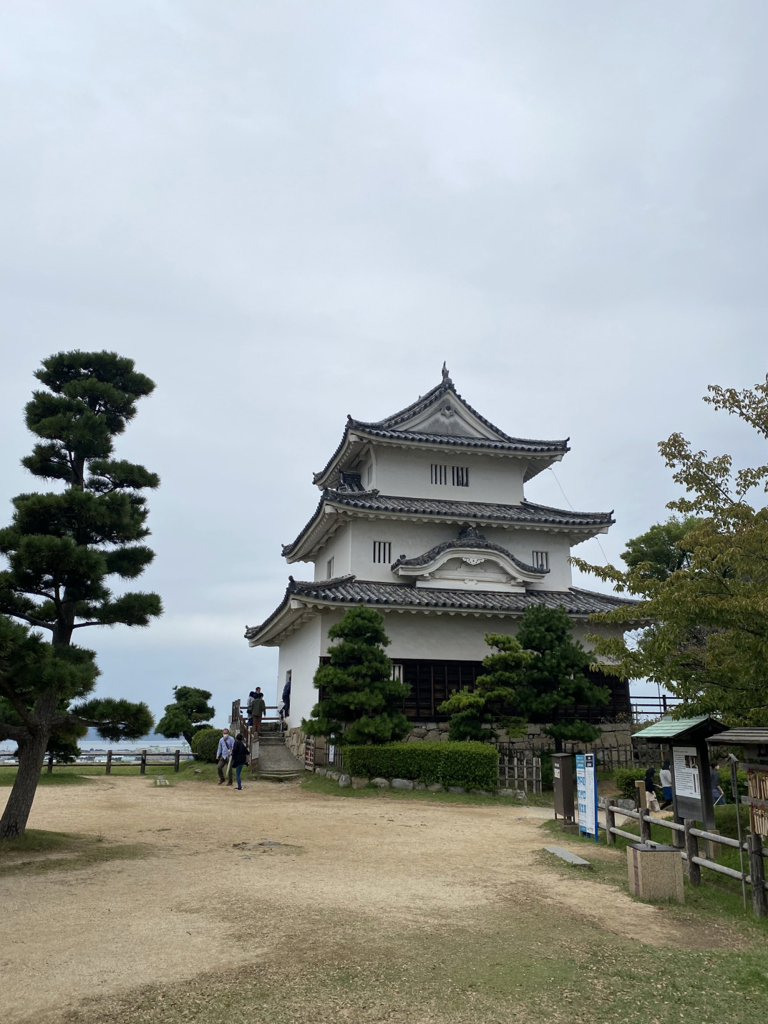 丸亀城