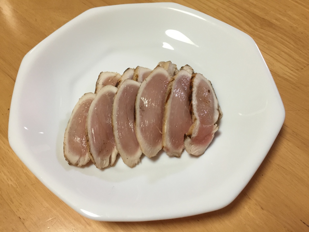 肴　鶏のタタキ