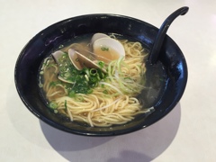 昼食　　ハマグリ入りラーメン