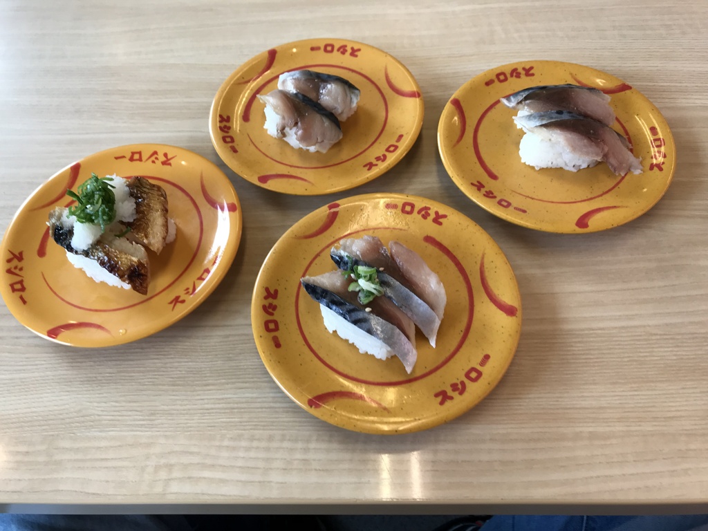昼食　鯖、鯖、鯖、サバ