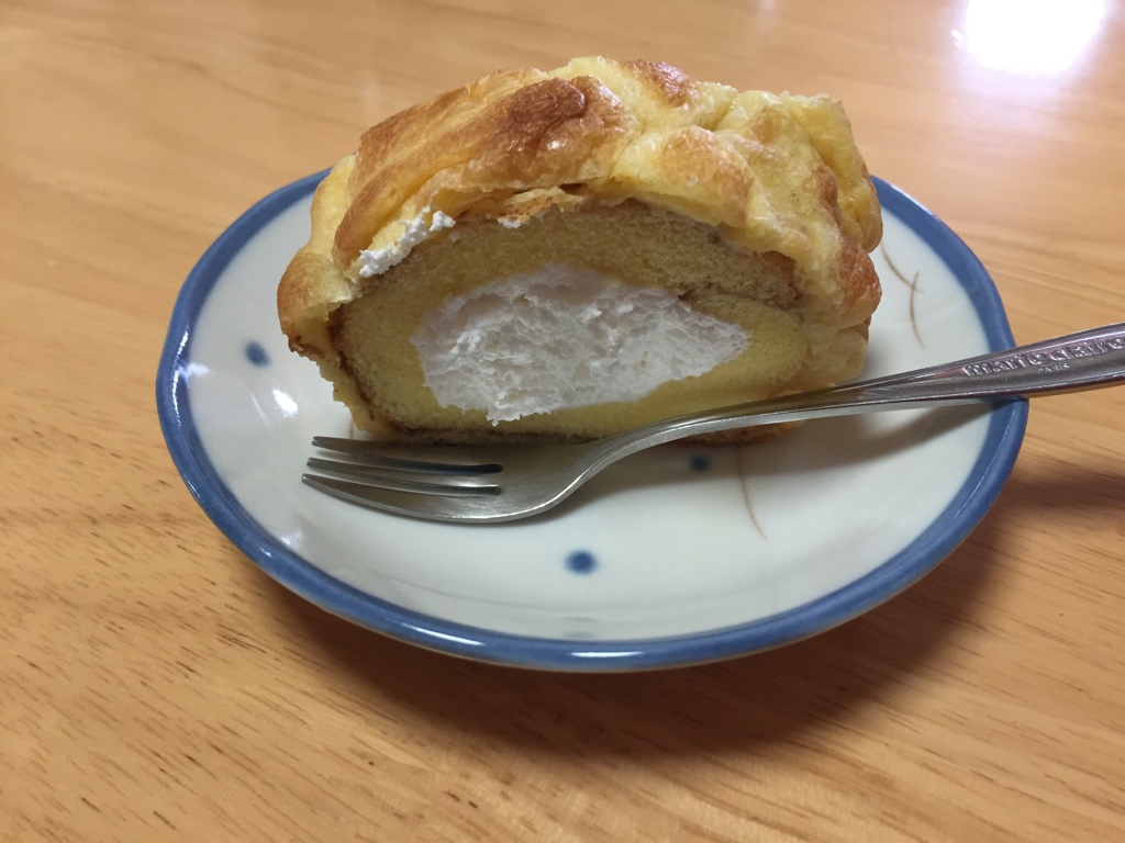 お八つ　　シューロール