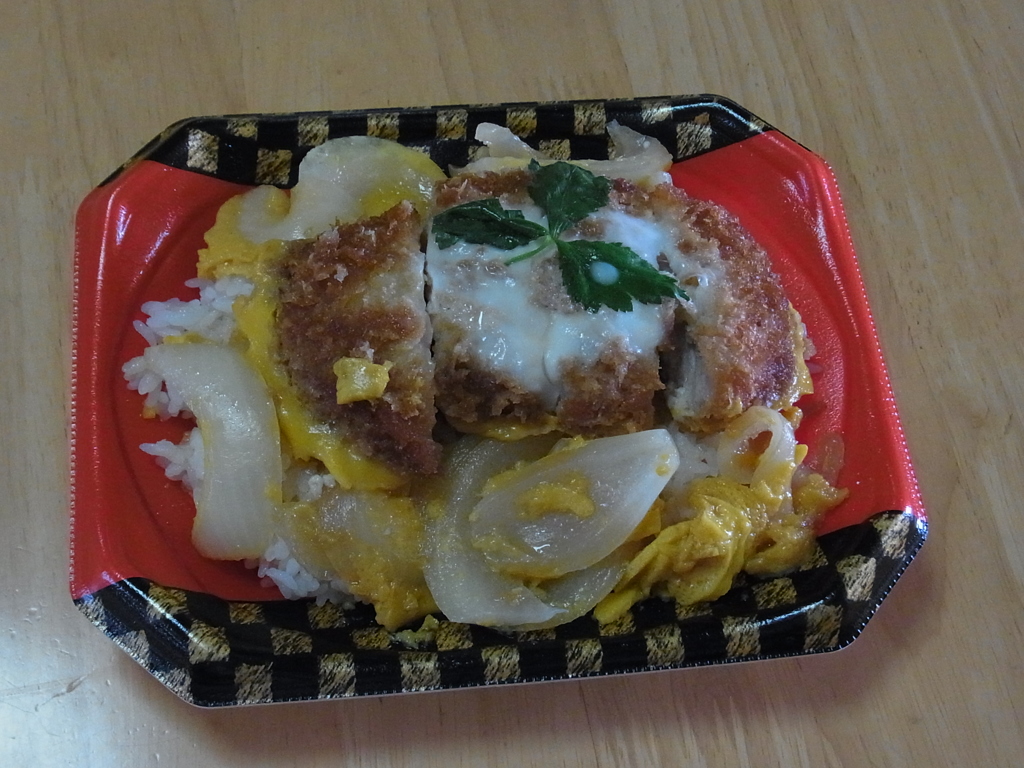 昼食　カツ丼