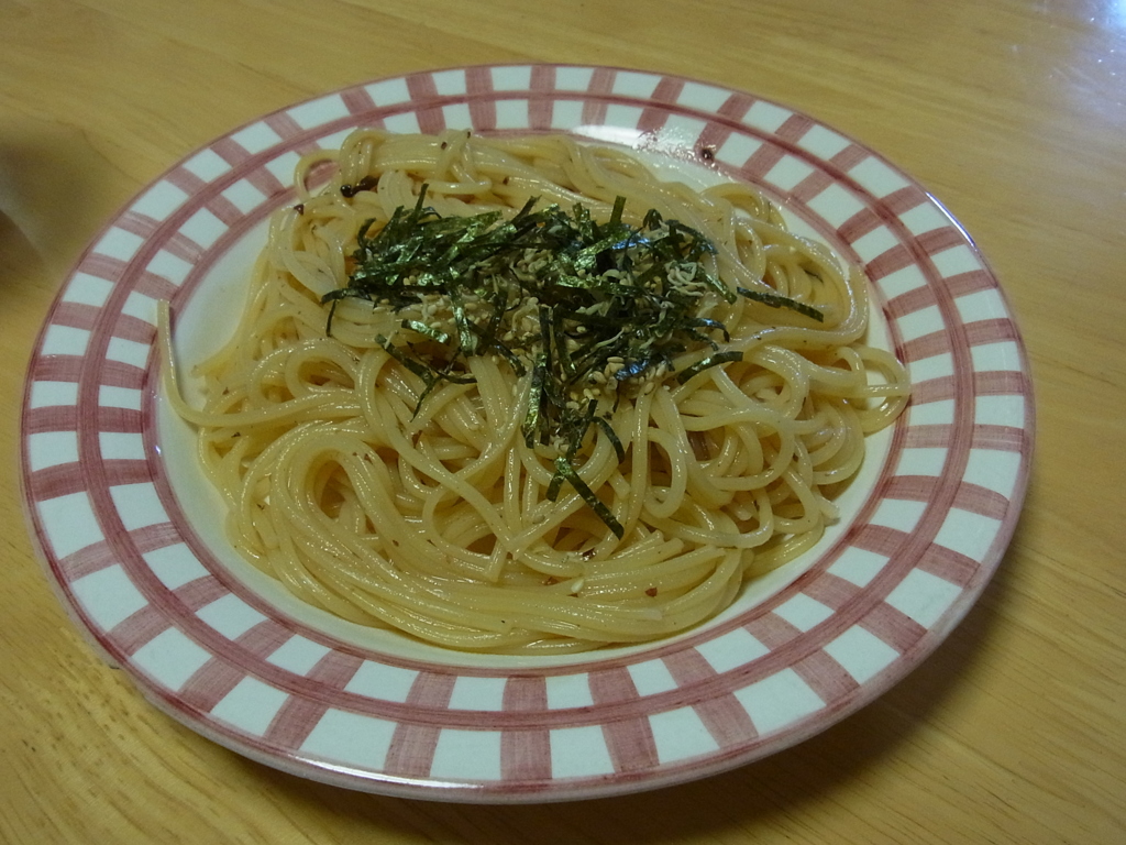 昼食　梅味のパスタ