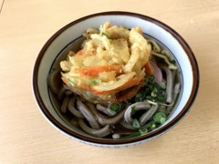 昼食　かき揚げ立川そば