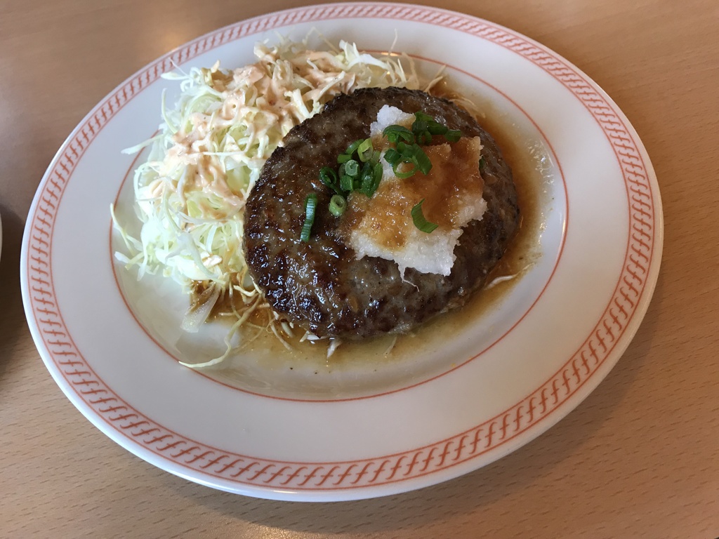 昼食　ハンバーグランチ
