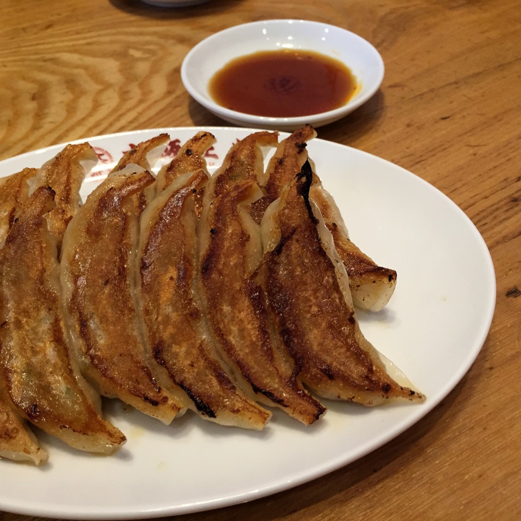 昼食　餃子