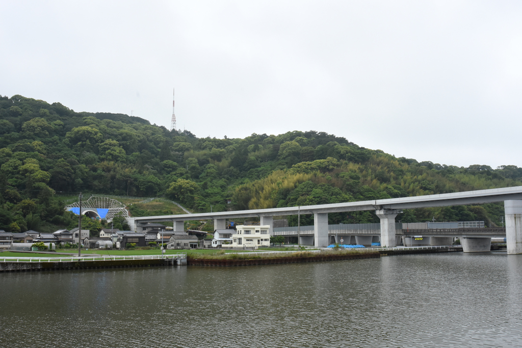 建設中の高速道路