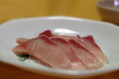 肴　ブリの刺身