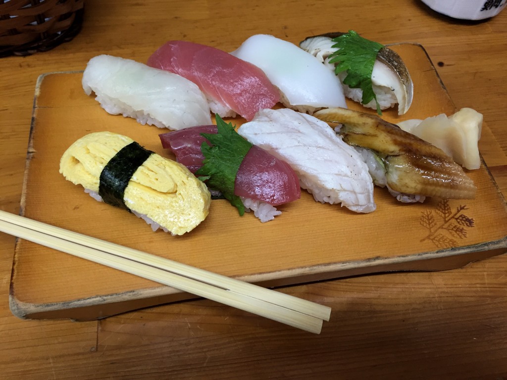 昼食　　寿司