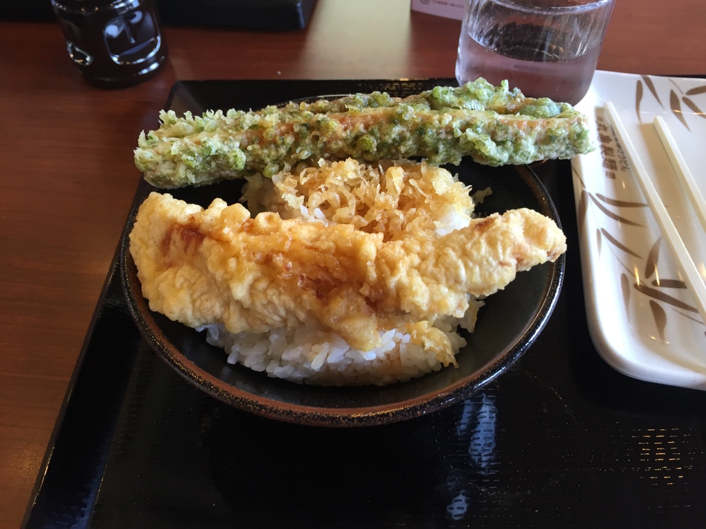 昼食　丸亀製麺で天丼
