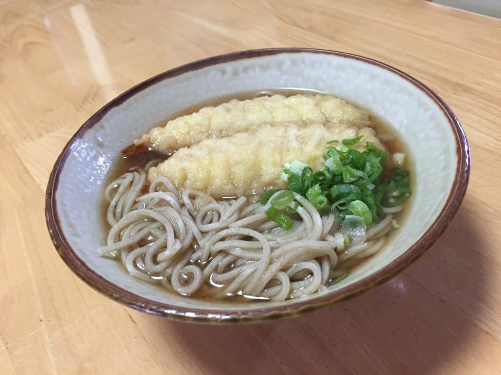 昼食　天ぷらそば