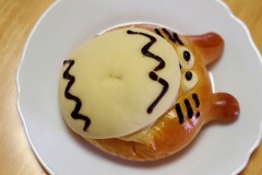 お八つ　　トトロのパン