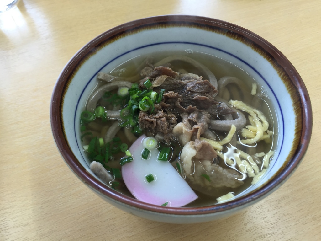 昼食　　シシ肉入り立川そば