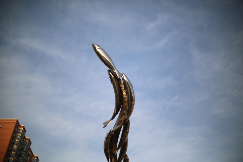 空を登る魚達