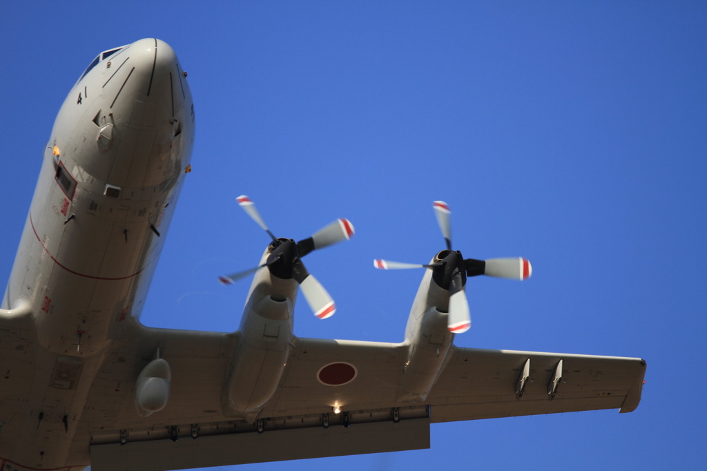 青い空、切り裂いて