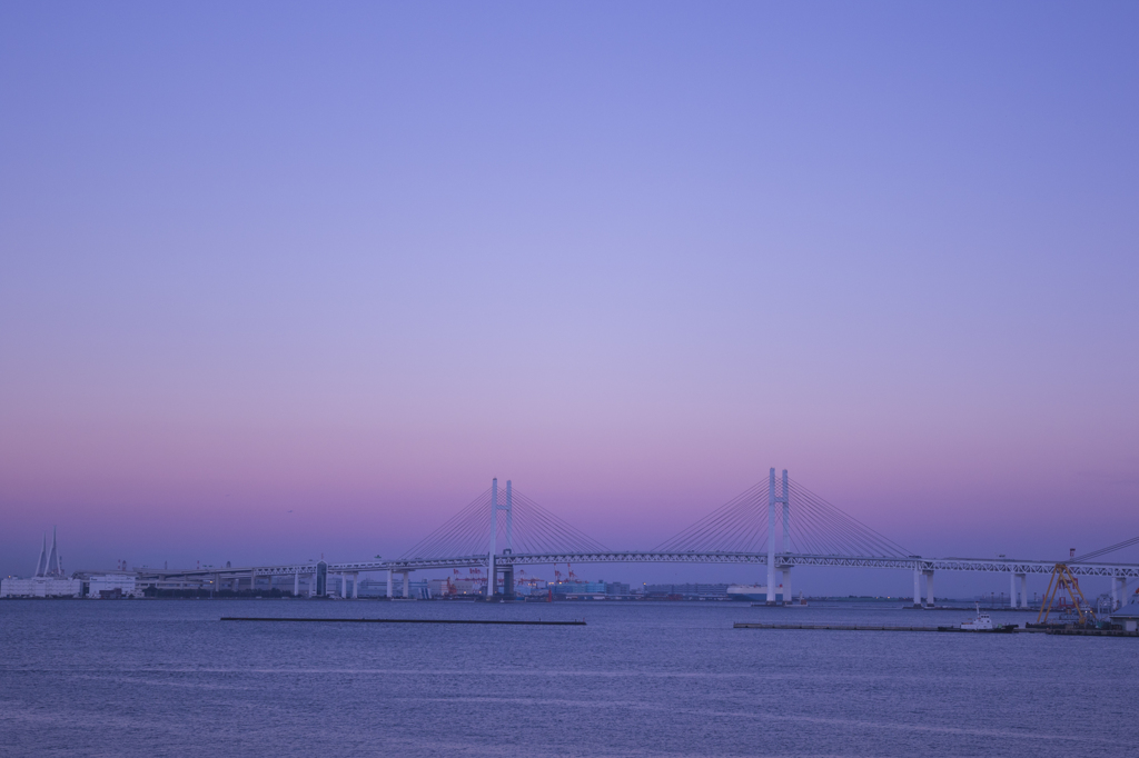 夕暮れのベイブリッジ