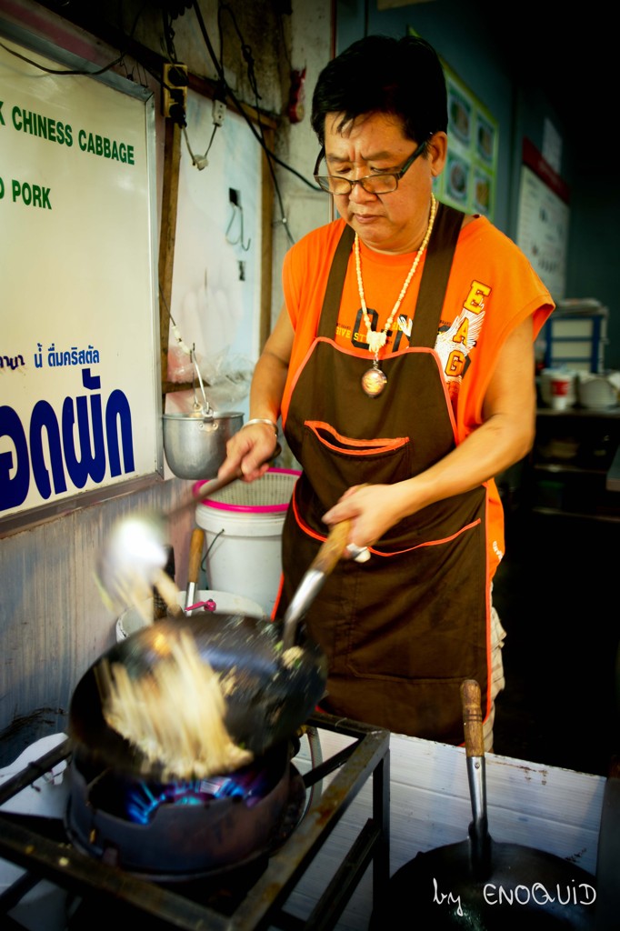 Sukhumvit soi38 Bangkok / DSC08939-1