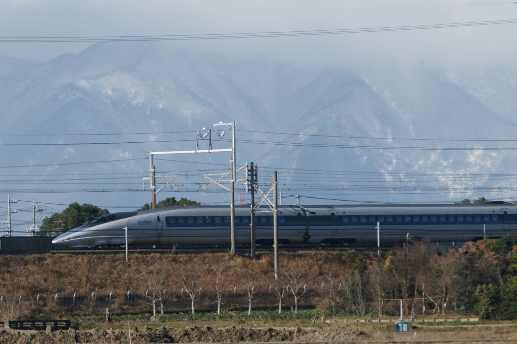 8363t 西の山の雪を背に