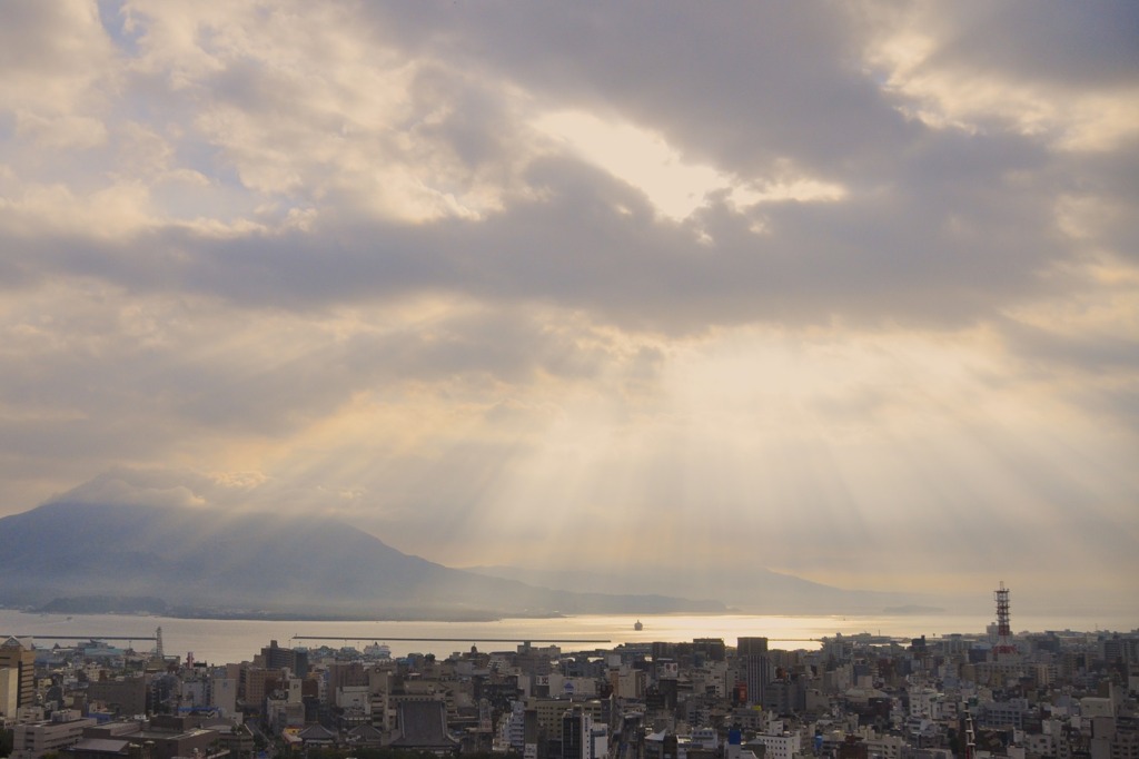 鹿児島にそそぐ朝日