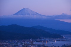 富士の夜明け