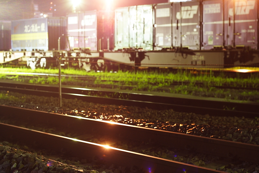 夜の貨物列車