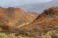 染まる山