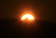 槍に夕陽