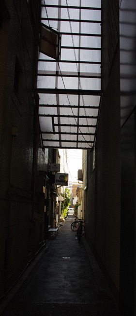 alley