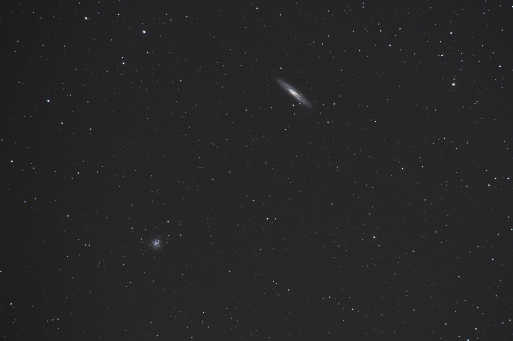 ちょうこくしつ座の銀河NGC253と球状星団NGC288