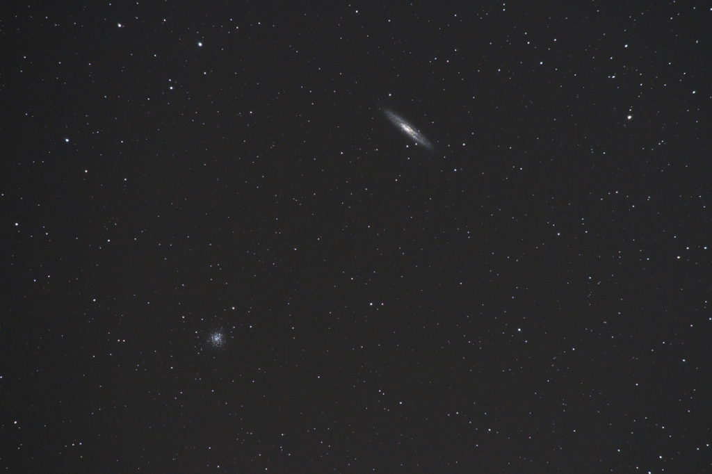 ちょうこくしつ座の銀河NGC253と球状星団NGC288