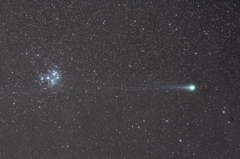 ラヴジョイ彗星とプレアデス星団