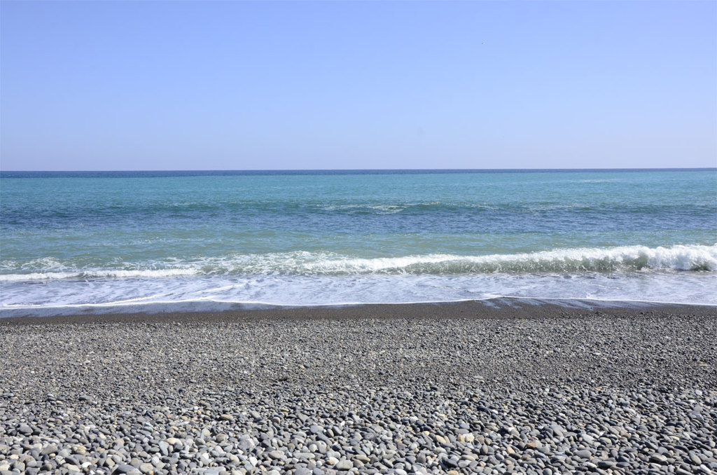 波も静かなこの日の海