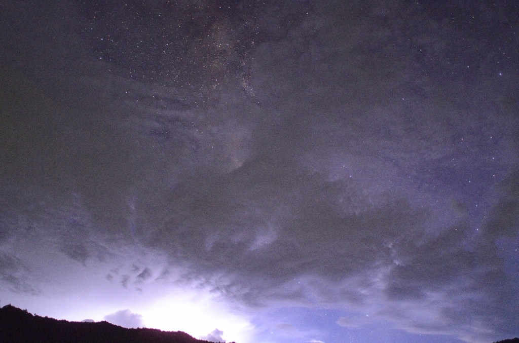 星と雲と雷鳴と