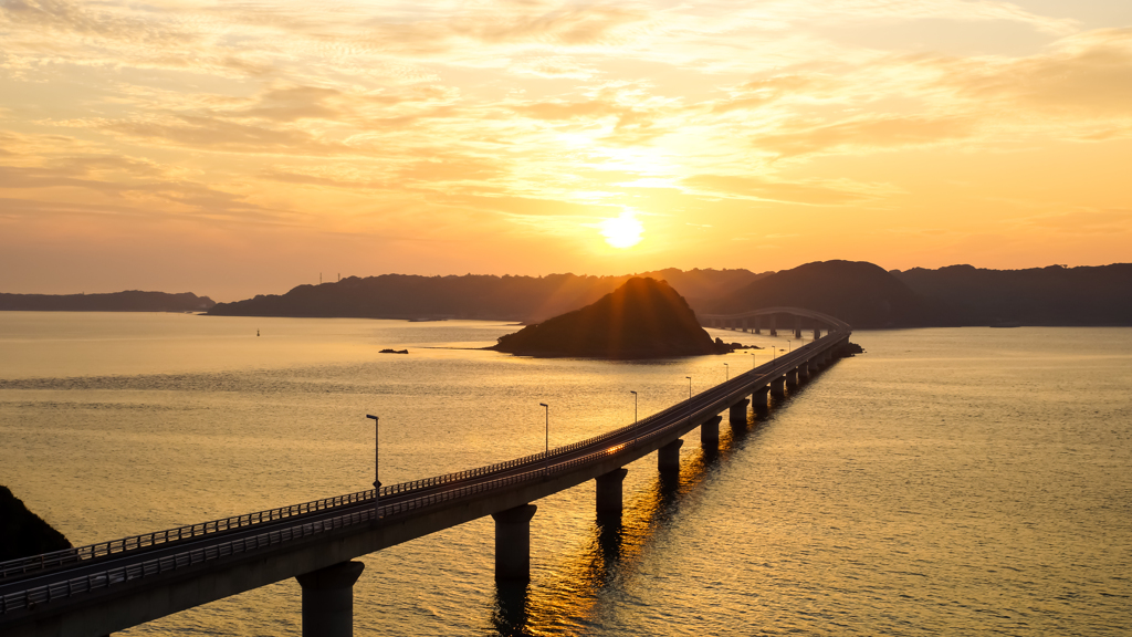 Road to the setting sun