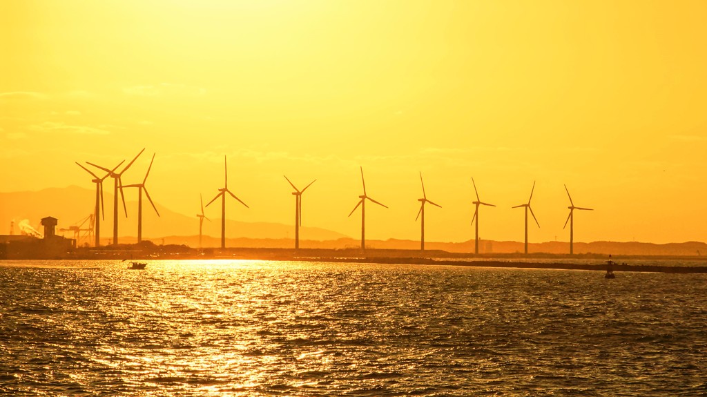 Wind-generated electricity of dusk