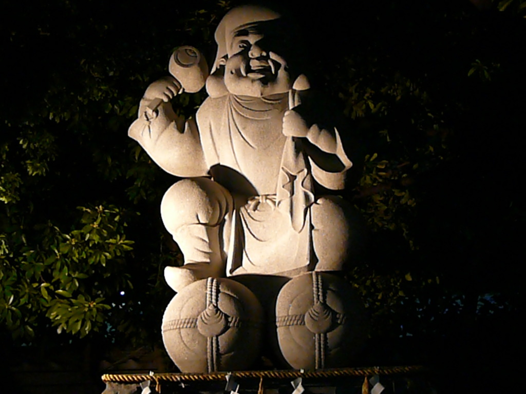 暗闇に浮かび上がる大黒天