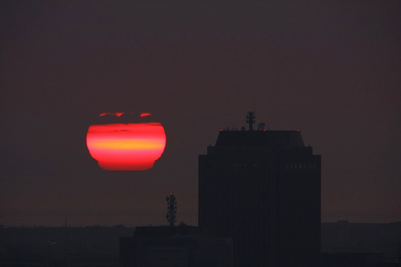 　日本海に沈む　　　B
