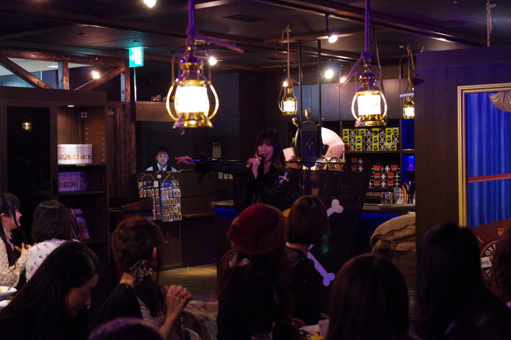 ロビンの弟子の手品師。