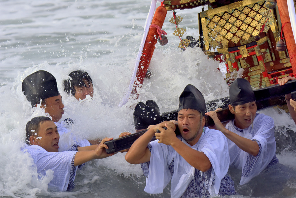 伯耆の国散歩 神輿の海入り5