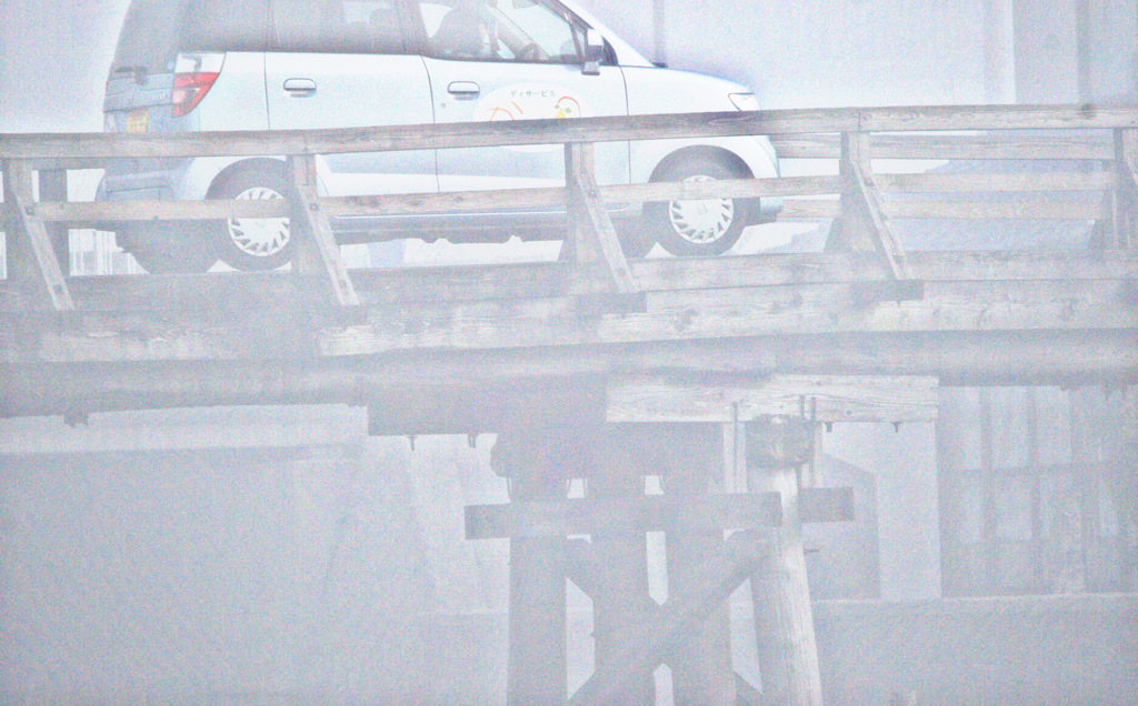 松江百景　霧の朝　デイサービス車は今日も行く