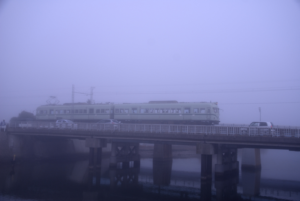 松江百景　霧の朝　一畑電車