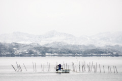 松江百景　雪の朝　湖上の営み
