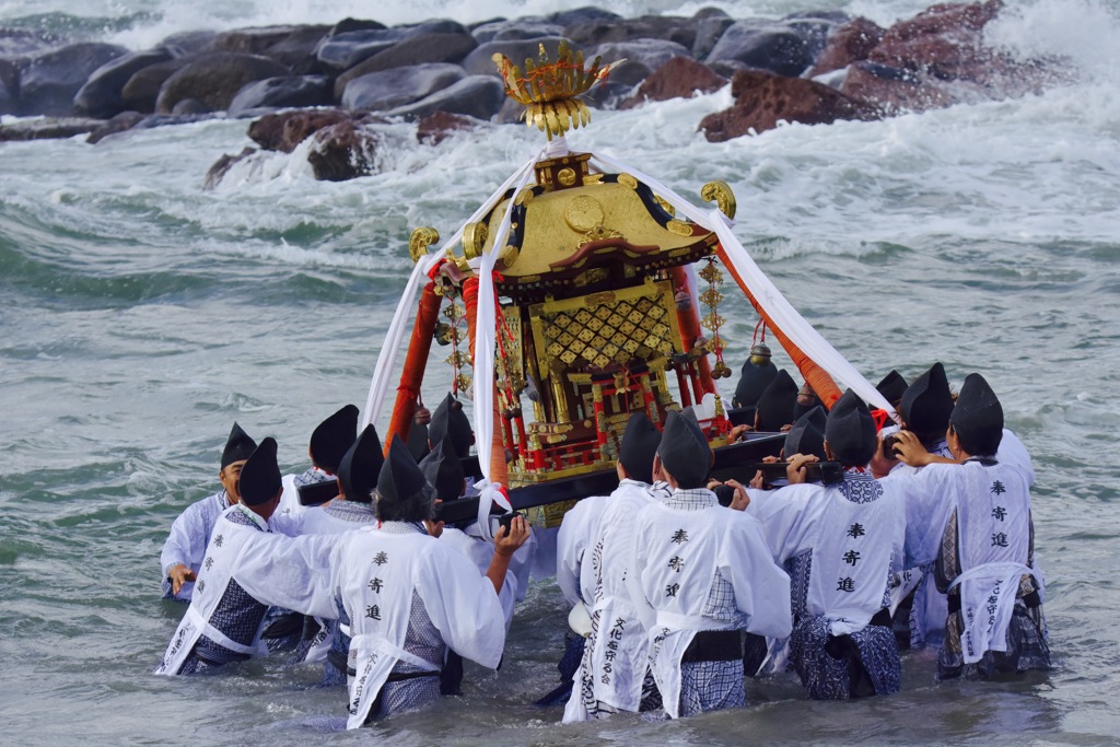 伯耆の国散歩 神輿の海入り