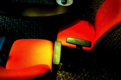 東京散歩　シェラトンの紅い椅子